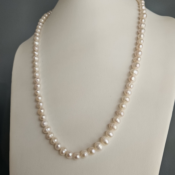 Vintage Pearl Necklace Genuine Freshwater Single Strand White Pearl 24-inch Long - Picture 4 of 9